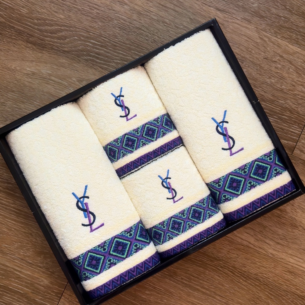 YSL Yves Saint Laurent White Multicolor Towel Set